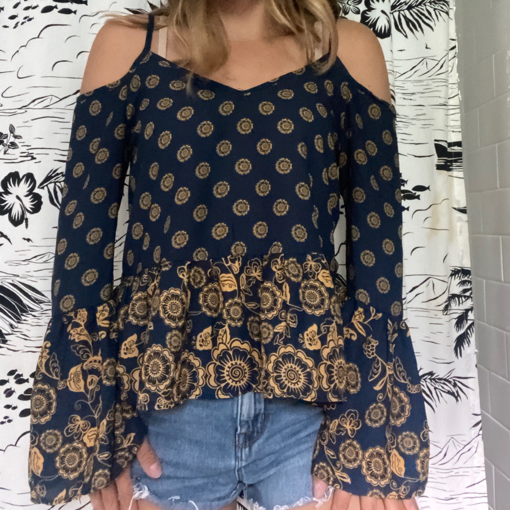 Sienna Sky Gold & Navy Bell Sleeve Blouse Size XS